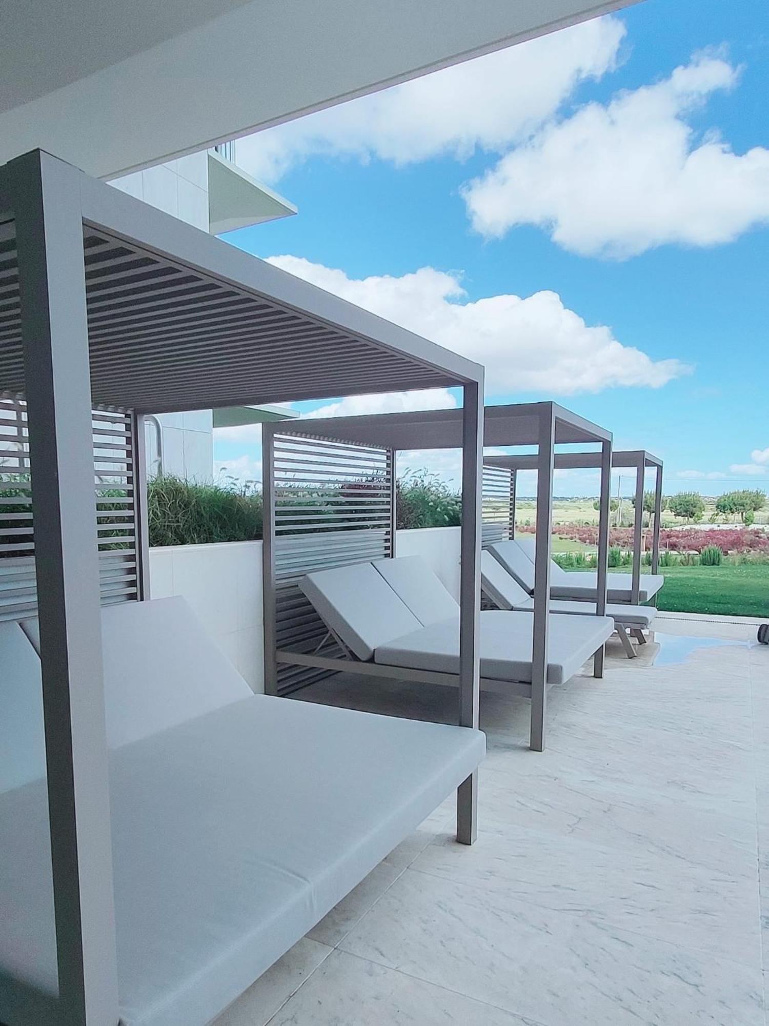 Bayline- Beachfront And Pool Armacao de Pera Bagian luar foto