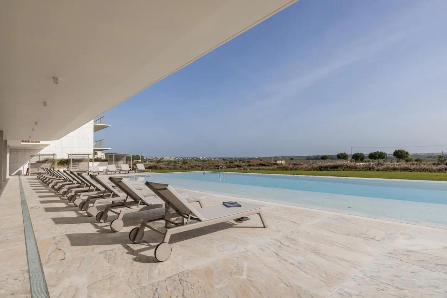 Bayline- Beachfront And Pool Armacao de Pera Bagian luar foto