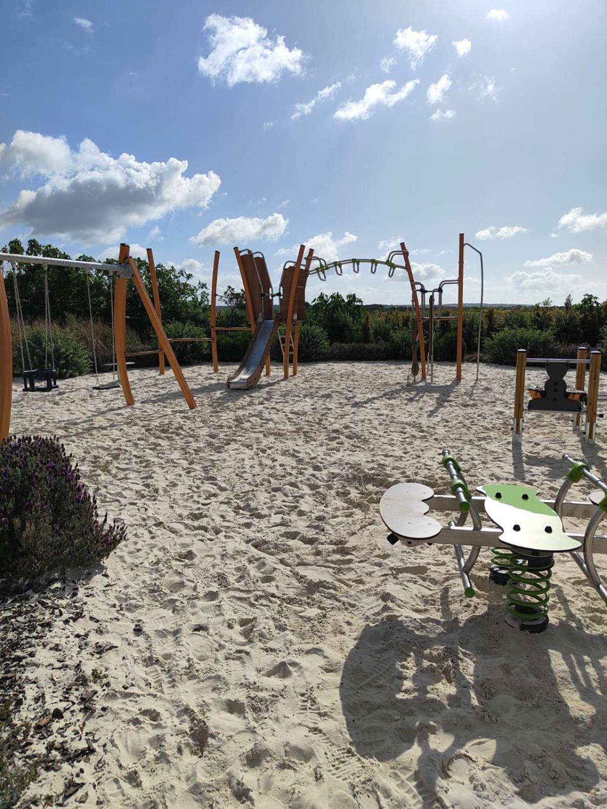 Bayline- Beachfront And Pool Armacao de Pera Bagian luar foto